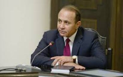 «Հրապարակ». Հովիկ Աբրահամյանը «շան լափ» է թափել Բախչագուլյանի գլխին