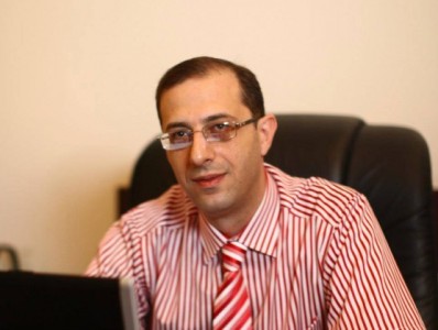 ՀԱՕԿ-ի հետ ուզենք-չուզենք պիտի համագործակցենք. հարցազրույց սպորտի նախարարի հետ