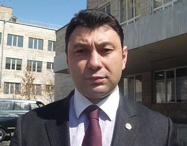«Ժողովուրդ». Շարմազանովն ու Մելիքյանն այցելել են վիրավոր զինվորներին