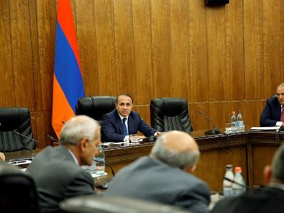 Վարչապետի մոտ քննարկել են բնակարանաշինարարության զարգացման հնարավորությունը