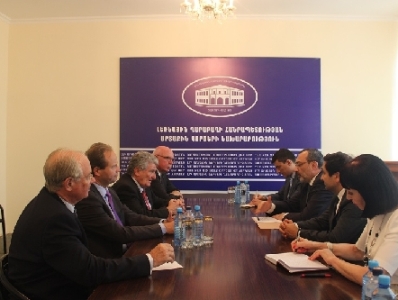 Ֆրանսիացի խորհրդարականներն Արցախում են. Նրանց ընդունել է ԱԳ նախարարը