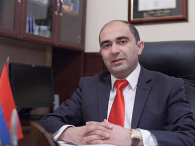 Պատգամավոր. Եթե բարձրացրել եք  պետծառայողների աշխատավարձերը, ապա կրճատեք նրանց