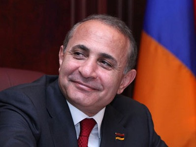Հովիկ Աբրահամյանը Էռնեկյանի հետ քննարկել է վերջինիս նոր ծրագրերը ՀՀ-ում