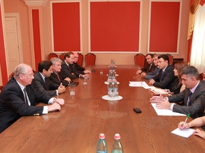 Սենատորներ. ԼՂ հակամարտությունը պետք է կարգավորվի բացառապես խաղաղ ճանապարհով