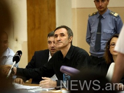 Փաստաբանն այսուհետեւ բոլորին «ապուշ» եւ «անասուն» է անվանելու. դա վիրավորանք չէ
