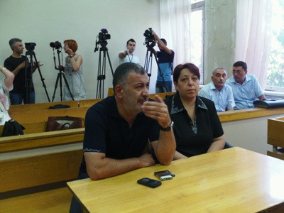 Էդ ժպիտը իմ էրեխեքի արյան վրա ա՞. միջադեպ Վարդան Պետրոսյանի գործով դատին