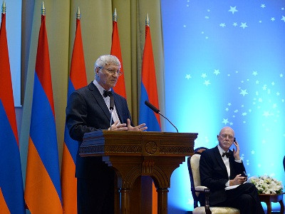 Երջանիկ մարդ եմ, որ Վիկտոր Համբարձումյանի դպրոցն եմ անցել. Իգոր Կարաչենցեւ