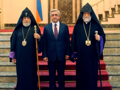 Սերժ Սարգսյանն ընդունել է կաթողիկոսներին
