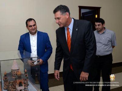 ԱՄՆ Մասաչուսեթս նահանգի հայ շերիֆը այցելել է ՀՀ փաստաբանների պալատ