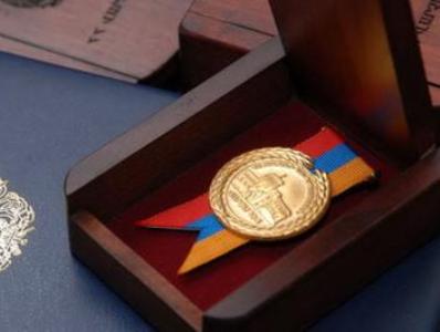 Արմեն Աշոտյանը Չինաստանի դեսպանին պարգեւատրել է ԿԳՆ «Ոսկե հուշամեդալով»