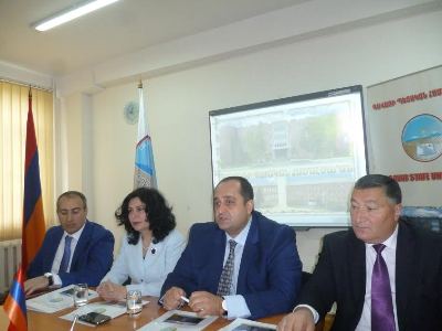 Արդարադատության նախարարը Գավառի համալսարանին նվիրեց «Տերունական աղոթք»-ը