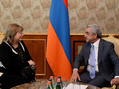 Սերժ Սարգսյանն ընդունել է «Գաֆէսճեան ընտանիք» հիմնադրամի նախագահին