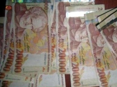 Ներկայացել է որպես փաստաբան եւ խարդախությամբ գումար հափշտակել