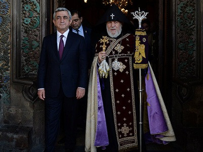 Սերժ Սարգսյանը այցելել է Մայր Աթոռ սուրբ Էջմիածին (ֆոտո)