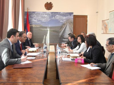 Գագիկ Բեգլարյանը ԱԶԲ-ի հետ քննարկել է «Հյուսիս-հարավ ճանապարհային միջանցքը»