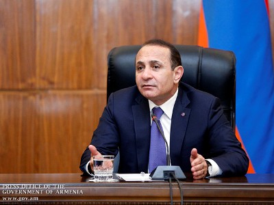 Հովիկ Աբրահամյանն ընդունել է տոնավաճառների առեւտրականներին (ֆոտո)