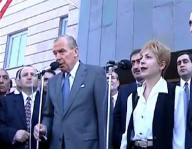 «Հրապարակ». Ջոն Հանթսմանը դադարեցնում է իր բոլոր ծրագրերը Հայաստանում
