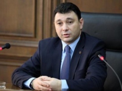 Առաջին անգամ ամբողջ հայությունը խփում է մի մեխի. Շարմազանովը հռչակագրի մասին