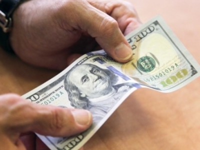 Բերման ենթարկվածների մոտ դիմակներ եւ կեղծ 100 դոլարանոցներ են գտել