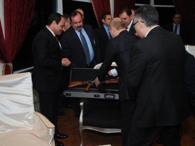 Պուտինը եգիպտացի գործընկերոջը «Կալաշնիկովի» ինքնաձիգ է նվիրել