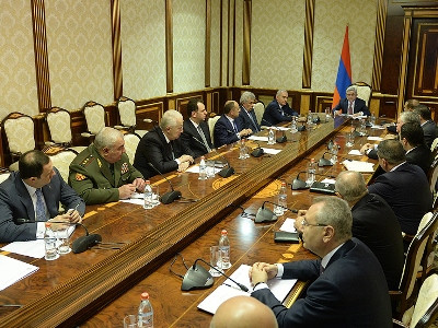 ԱԱԽ-ն քննարկել է ազգային անվտանգությանը սպառնացող երեւույթները (ֆոտո)