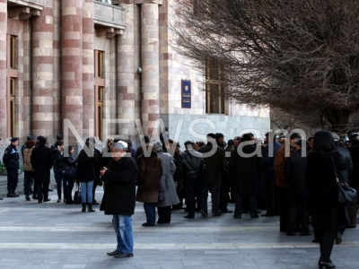 Ամեն օր գալու ենք, որ զգոն լինեն. նաիրիտցիները կառավարության դիմաց էին (ֆոտո)
