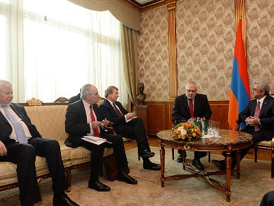 Սերժ Սարգսյանն ընդունել է ԵԱՀԿ Մինսկի խմբի համանախագահներին (ֆոտո)