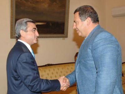 Սերժ Սարգսյան-Գագիկ Ծառուկյան հաշտեցում եղել է. Արմեն Ռուստամյանը հաստատեց