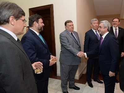Սերժ Սարգսյանը ԵԱՀԿ դեսպաններին ներկայացրել է ԼՂ բանակցային ներկա փուլը (ֆոտո)