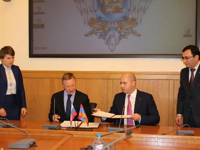 Աշոտյանը Մոսկվայում հանդիպել է ՌԴ ԿԳ նախարարին (ֆոտո)