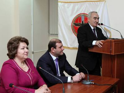 Գալուստ Սահակյանը Ծաղկաձոր էր գնացել՝ հանրապետական կանանց հանդիպելու