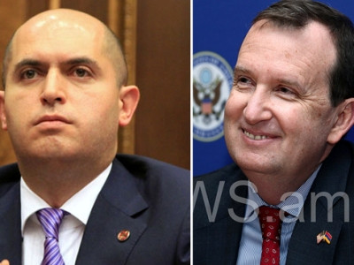 Արմեն Աշոտյանն անմոռուկ նվիրեց ԱՄՆ դեսպանին