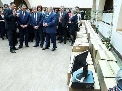 Երեւանի ավելի քան 90 դպրոցների տրամադրվել է շուրջ 115 համակարգիչ
