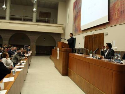 Շարմազանովը ելույթ-դասախոսություն է ունեցել Պրահայի Կարլի համալսարանում