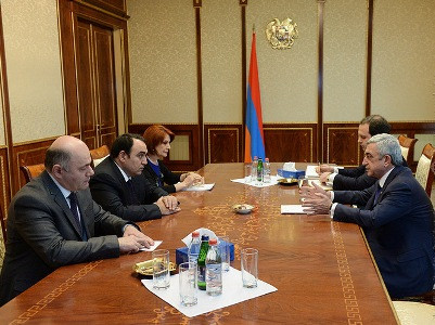 ՀՀ նախագահը Սահմանադրական բարեփոխումները քննարկել է ՕԵԿ-ի հետ (ֆոտո)