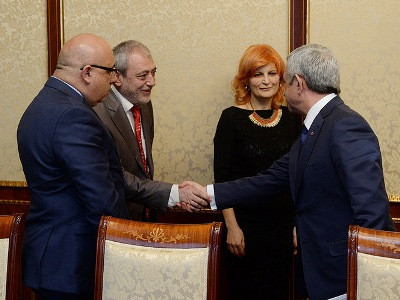Սերժ Սարգսյանը հանդիպել է «Ազատ դեմոկրատների»-ի անդամների հետ (ֆոտո)