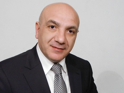 Զրույց է ռեժիսորի եւ հողմաղացի միջեւ. Բեմարվեստի մարդկանց ձեռնարկները