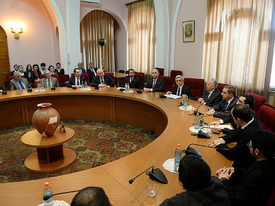 Ինչի՞ մասին են խոսել երիտասարդ գիտնականները նախագահի հետ