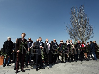 Միջազգային մեդիա ֆորումի մասնակիցներն այցելել են Ծիծեռնակաբերդի հուշահամալիր