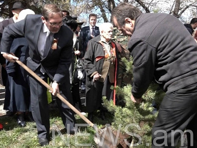 «Հիշատակի ծառուղի» Երեւանում՝ նվիրված Հայրենական մեծ պատերազմի 70-ամյակին (Ֆոտո)