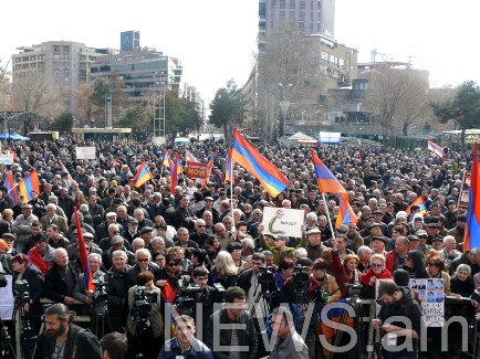 «Ժողովուրդ». Կաշառք վերցնող ոստիկանները եղել են Մարտի 1 -ի գործերը սարքողներից