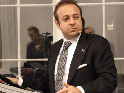 Էգեմեն Բաղըշին Լոնդոնում ձերբակալել են 2 ճամպրուկ կանխիկ գումարով