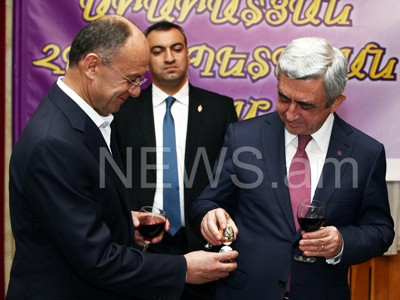 Նախագահը, Պնախարարն ու քաղաքապետը Զատկի ձվեր կռվացրին (ֆոտոռեպորտաժ)