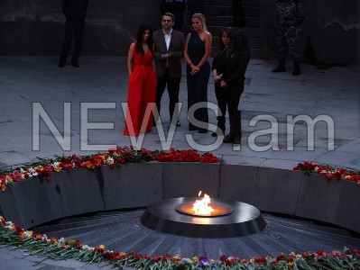 Քիմ Քարդաշյանն ընտանիքի հետ այցելեց Ծիծեռնակաբերդ (ֆոտո)