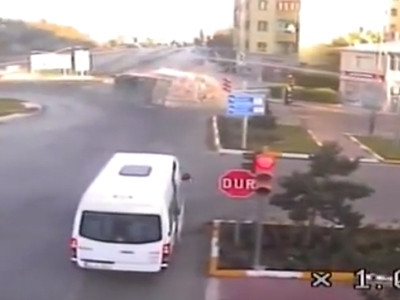 Անհավանական ավտովթարների շարքից