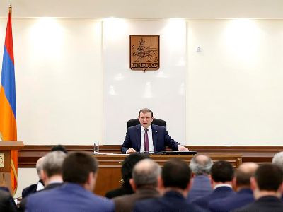 Առաջին հորիզոնականում Արաբկիրն է, երկրորդում՝ Շենգավիթը