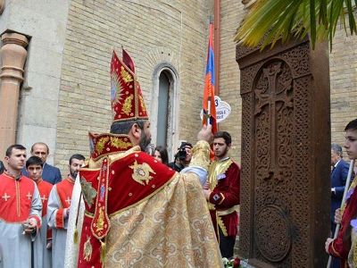 Խաչքարի օծման արարողություն Բաթումում (Ֆոտո)