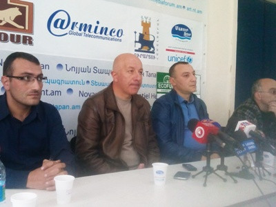 Տաքսի ծառայությունները դեմ են դեղին համարանիշները սպիտակով փոխարինելուն