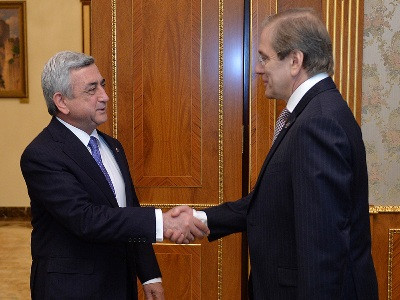 Սերժ Սարգսյանն ընդունել է ԵԶԲ նախագահին (ֆոտո)