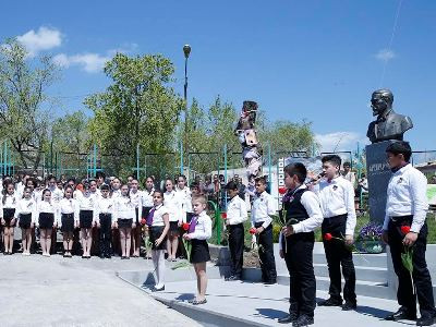 Բացվել է Սիամանթոյի կիսանդրին. «Քանդակն իսկապես շատ տպավորիչ է»